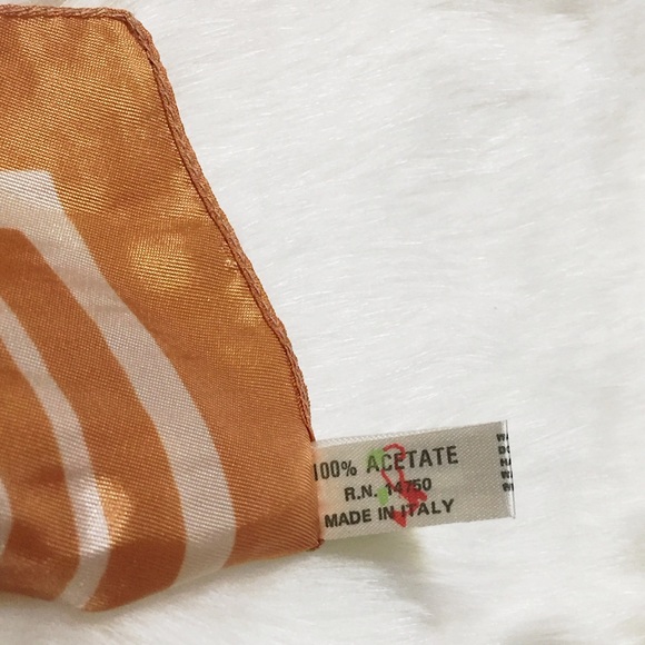 Made in Italy🇮🇹,💯%Acetate Berkshire Geo🔲Scarf - Picture 3 of 8